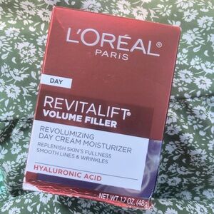 L'Oréal Paris Revitalift Volume Filler Revolumizing Day Cream Moisturizer